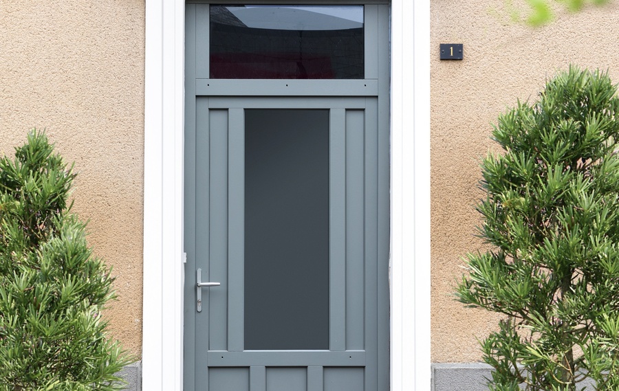 Notre gamme de porte d'entrée en BOIS CLASSIQUE et CREATIVE CONTEMPORAINE à ANTONY